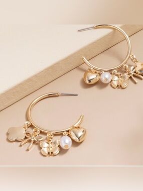 New Francesca's Isabel Gold Tone Charm Earrings With Pearl Accents